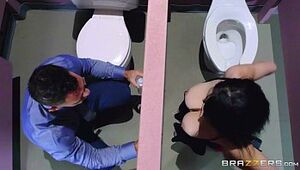 Brazzers - Noelle Easton have a crush on go to the powder-room gloryholes